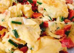 Illustration of how to make scallions, ham and eggs 4