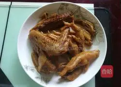 Illustration of how to make braised meat dishes (chicken wings and chicken feet) 9