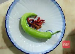 Illustration of how to make spicy dried fish 3