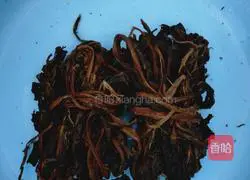 Illustration of how to make braised pork with dried vegetables 1