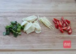 Stir-fried celery Illustration of how to make chicken gizzards 4