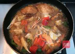 Illustration of how to make spicy crab 25