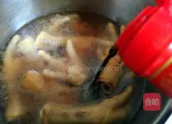 Illustration of Braised Chicken Feet 6