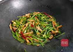 Illustration of how to make spicy shredded pork 9