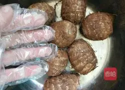 Illustration of how to make steamed pork ribs and taro 4