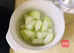 Illustration of how to make braised beef brisket and stewed winter melon in a casserole 4