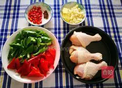 Illustration of how to make stir-fried chicken with water chestnuts 2