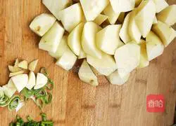 Illustration of how to make beef with potatoes 2