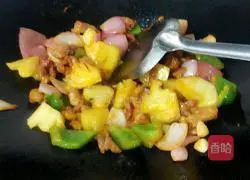 Illustration of how to make pineapple chicken slices 11