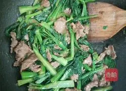Illustration of how to make stir-fried beef with kale 7