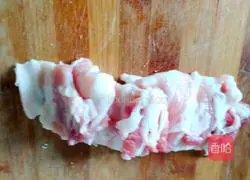 Illustration of how to make fried snow peas with pork belly 2