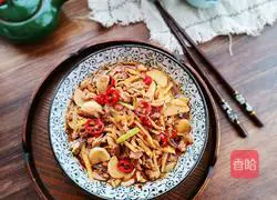 Illustration of how to make ginger-fried duck shreds 13