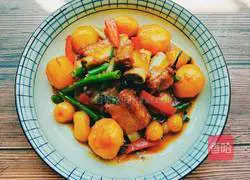 Illustration of Braised Pork Ribs with Small Potatoes 8