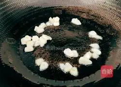 Illustration of how to make fried mushrooms with sea fish 9