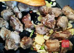 Illustration of how to make Spicy Spare Ribs and Prawns Hot Pot 6