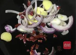 Illustration of how to make spicy stir-fried