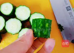 Illustration of how to make cucumber stuffed with meat 2