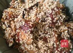 Illustration of how to make steamed pork ribs with lotus leaf glutinous rice 7