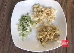 Illustration of how to make stir-fried meat with spinach stalks 5