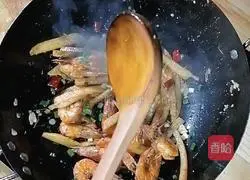 Cantonese style potato-based shrimp recipe 14