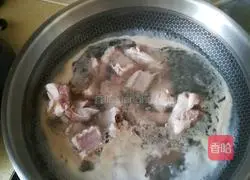 Illustration of how to make sweet and sour pork ribs 1