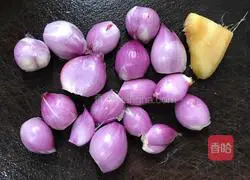 Illustration of how to make scallion-glazed chicken from the house next door to Xiangcry 2