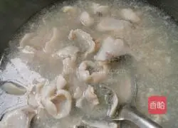 Illustration of how to make spicy saliva fish 10