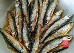 Saute red pepper Illustration of how to make dried fish 3