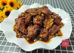 Illustration of how to make braised pork ribs with edamame 8