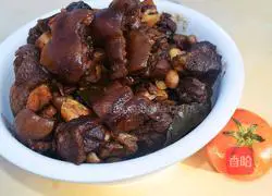 Illustration of how to make Peanut Pig Knuckles 7