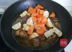 Illustration of corn duck leg stew 17