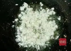 Illustration of how to make fried shredded pork with colored pepper 13