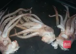 Illustration of how to cook squid tentacles in sauce 2