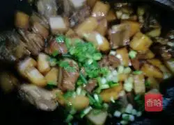 Illustration of how to cook pork ribs with potatoes 15