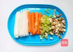 The method of frying the bamboo fungus and woven gold bamboo fungus can be used as a family banquet Illustration 3