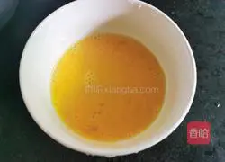 Illustration of how to make cucumber, ham and scrambled eggs 2