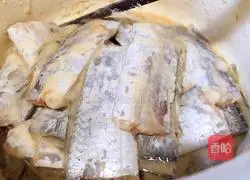 Illustration of how to make fried hairtail 7