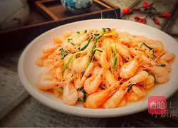 Illustration of how to make fresh fried white shrimps 8