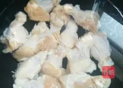 Illustration of how to cook braised chicken wings 1