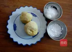 Illustration of how to make shredded potatoes 1