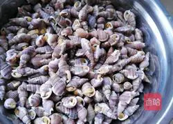 Illustration of how to stir-fry sea snails 1