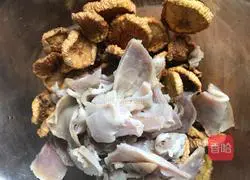 Illustration of how to make steamed bacon and dried radish 4