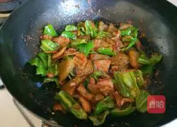 Illustration of how to make the special dish of mung bean on the 15th day of the first lunar month 13