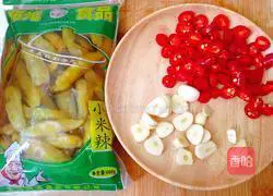 Illustration of how to make pickled pepper chicken feet 9