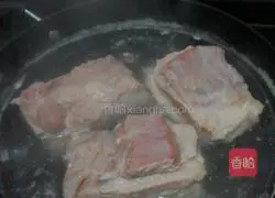 Illustration of how to make crispy roasted pork 1