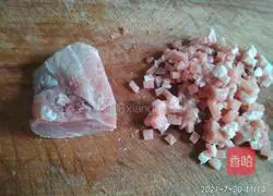 Illustration of how to make fried beans and diced pork 6