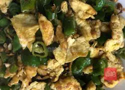 Illustration of how to make scrambled eggs with Hangzhou pepper 7