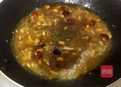 Illustration of making Shanghai green oyster sauce 7