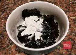 Illustration of how to make chicken with mushrooms 3