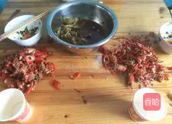 Illustration of how to make spicy crayfish 13